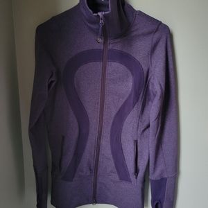 Lululemon Jacket purple 💜 No tag but I assume is size 4-6 like new